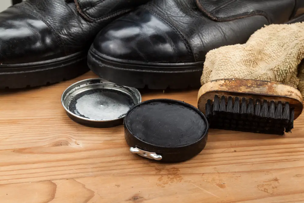 how to open kiwi shoe polish in a can